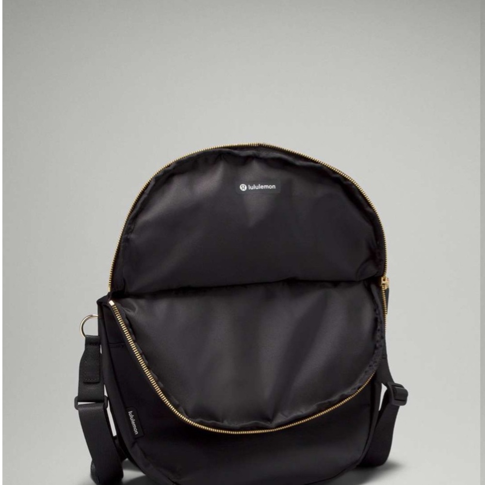 Lululemon All Night Festival Bag 5L Black/Gold NWOT excellent condition - Picture 3 of 7